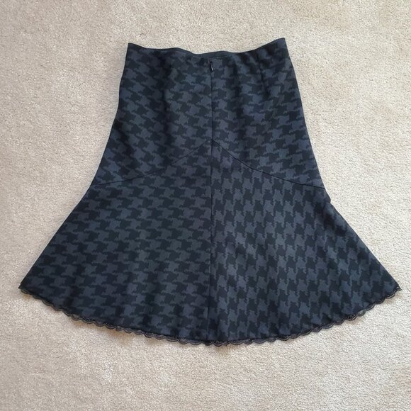 Express Wool Dark Grey Ruffled Skirt. Size 6 - Picture 5 of 9